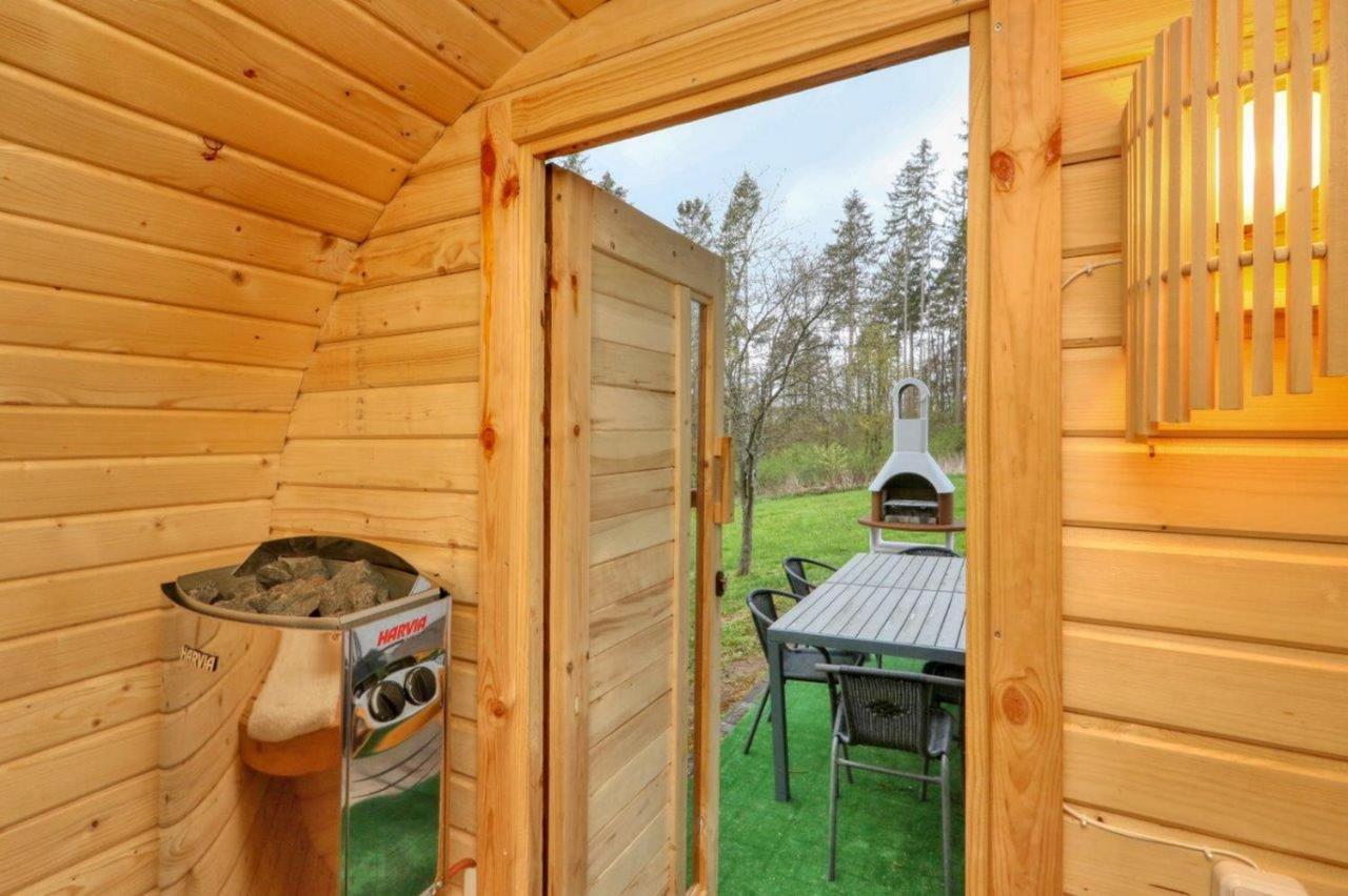 Seepark Kirchheim Ferienhaus Bei Zeta Mit Sauna Екстер'єр фото